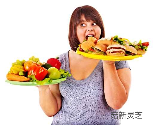 晚餐太豐盛：脂肪凝結易肥胖